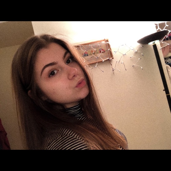 Meet your Posher, Rhiannon - Picture 1 of 1